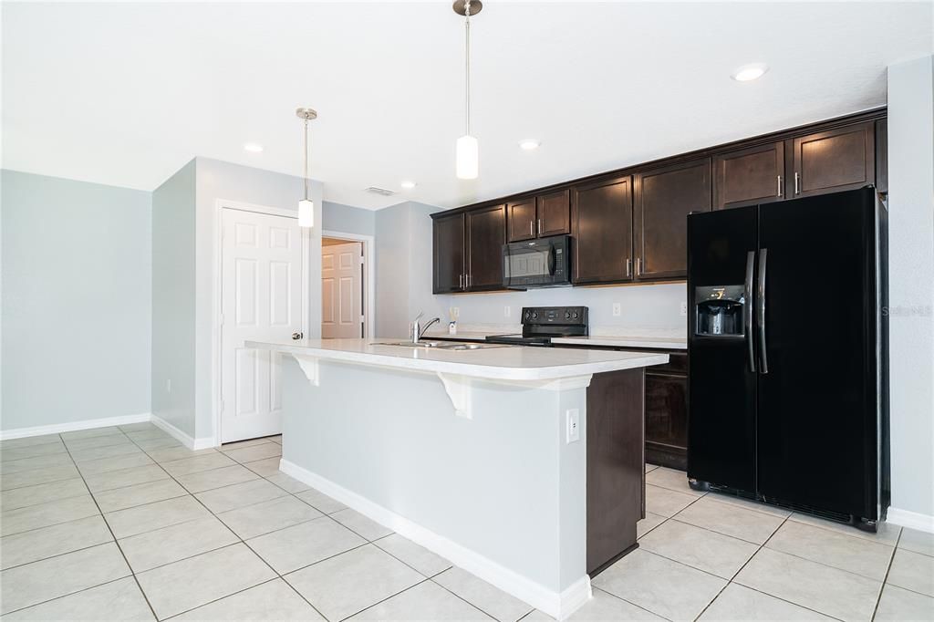 For Rent: $2,200 (3 beds, 2 baths, 1656 Square Feet)