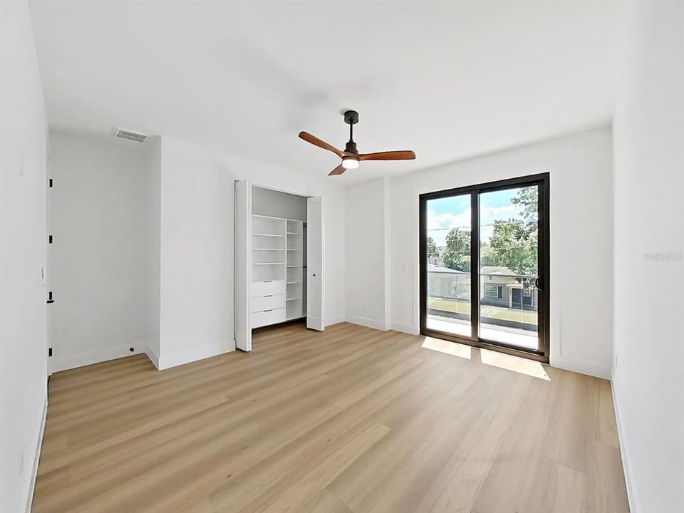 На продажу: $1,349,900 (5 спален, 3 ванн, 3211 Квадратных фут)