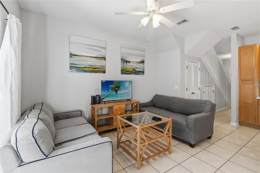 En Venta: $285,000 (5 camas, 3 baños, 1779 Pies cuadrados)