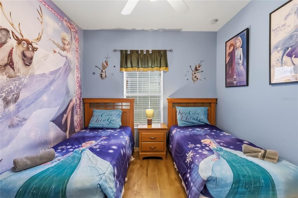 En Venta: $285,000 (5 camas, 3 baños, 1779 Pies cuadrados)