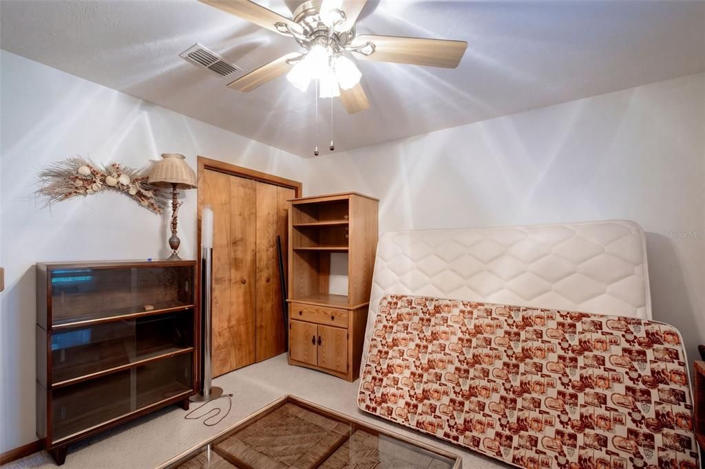 Activo con contrato: $400,000 (5 camas, 3 baños, 2573 Pies cuadrados)