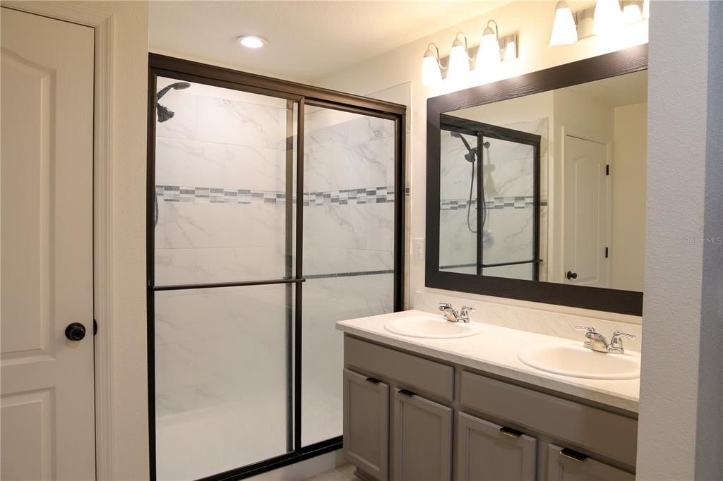 For Sale: $299,000 (4 beds, 2 baths, 1617 Square Feet)