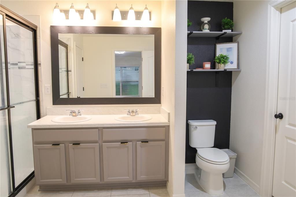 For Sale: $299,000 (4 beds, 2 baths, 1617 Square Feet)