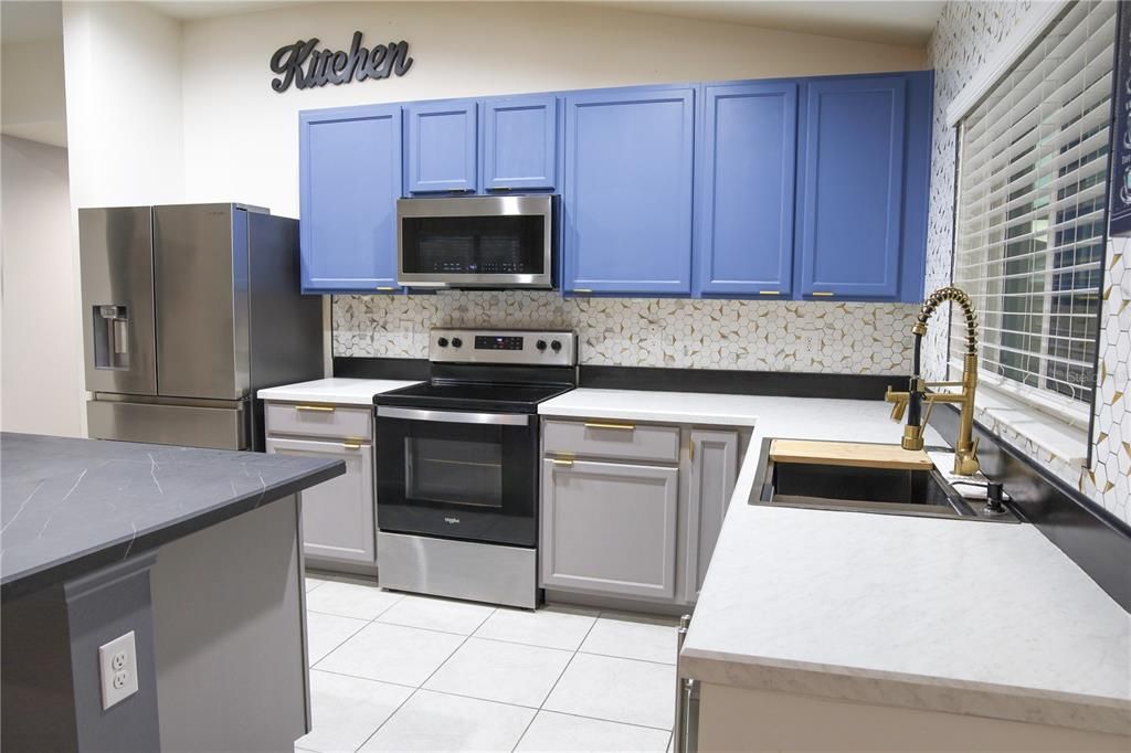 For Sale: $299,000 (4 beds, 2 baths, 1617 Square Feet)