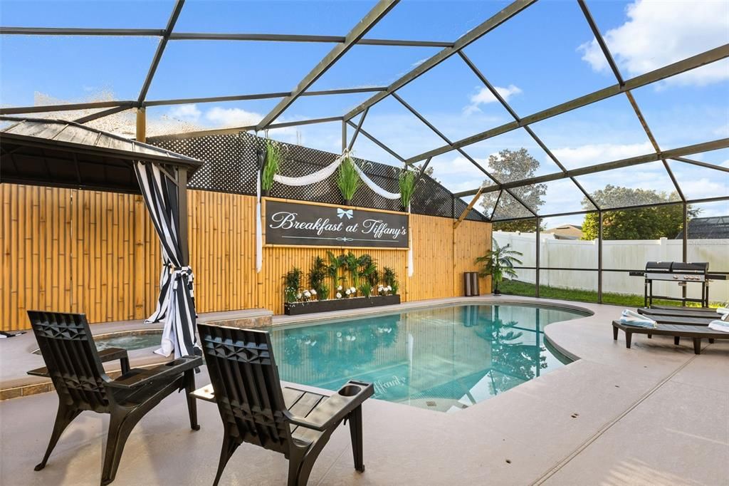 En Venta: $575,000 (5 camas, 3 baños, 2399 Pies cuadrados)