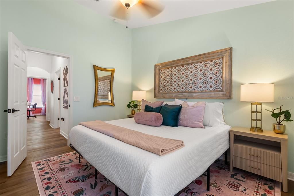 En Venta: $575,000 (5 camas, 3 baños, 2399 Pies cuadrados)