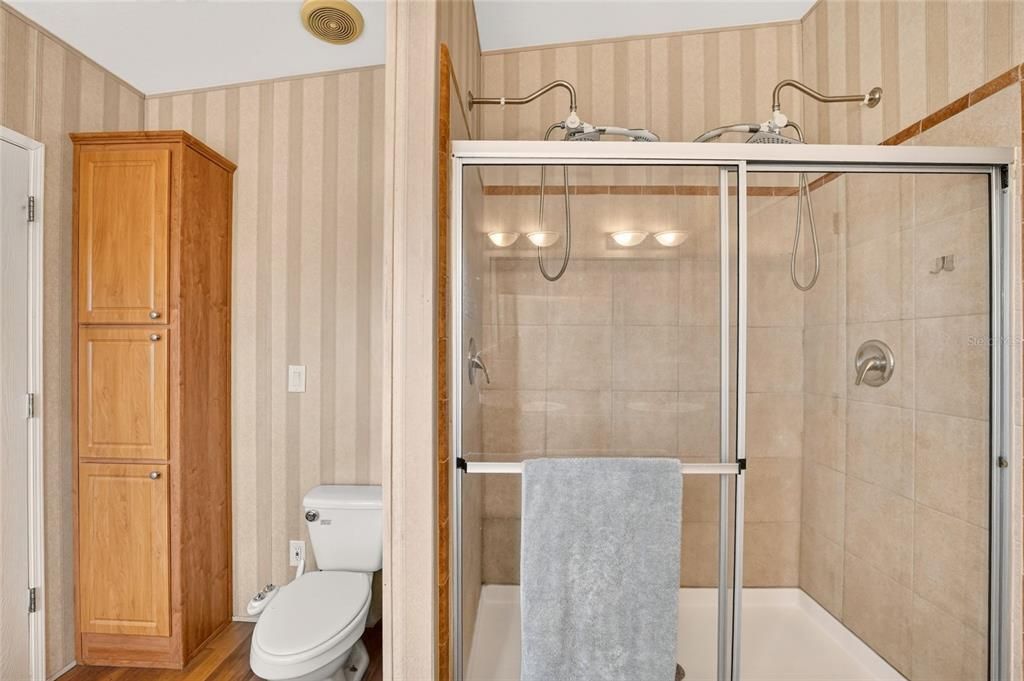 На продажу: $445,000 (4 спален, 2 ванн, 2356 Квадратных фут)