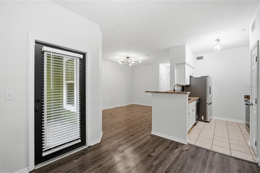 В аренду: $1,750 (1 спален, 1 ванн, 867 Квадратных фут)