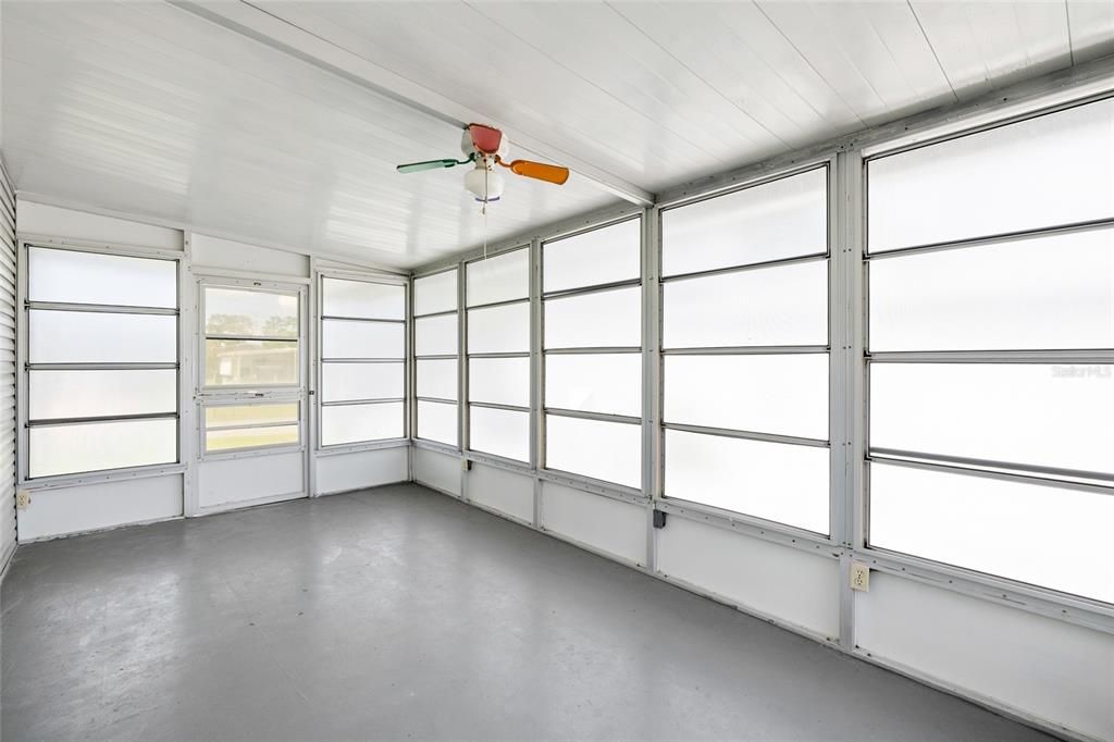 For Sale: $156,600 (2 beds, 2 baths, 1104 Square Feet)