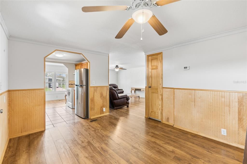 For Sale: $156,600 (2 beds, 2 baths, 1104 Square Feet)