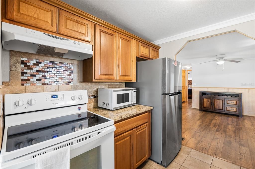 For Sale: $156,600 (2 beds, 2 baths, 1104 Square Feet)