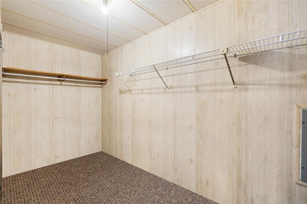 For Sale: $156,600 (2 beds, 2 baths, 1104 Square Feet)
