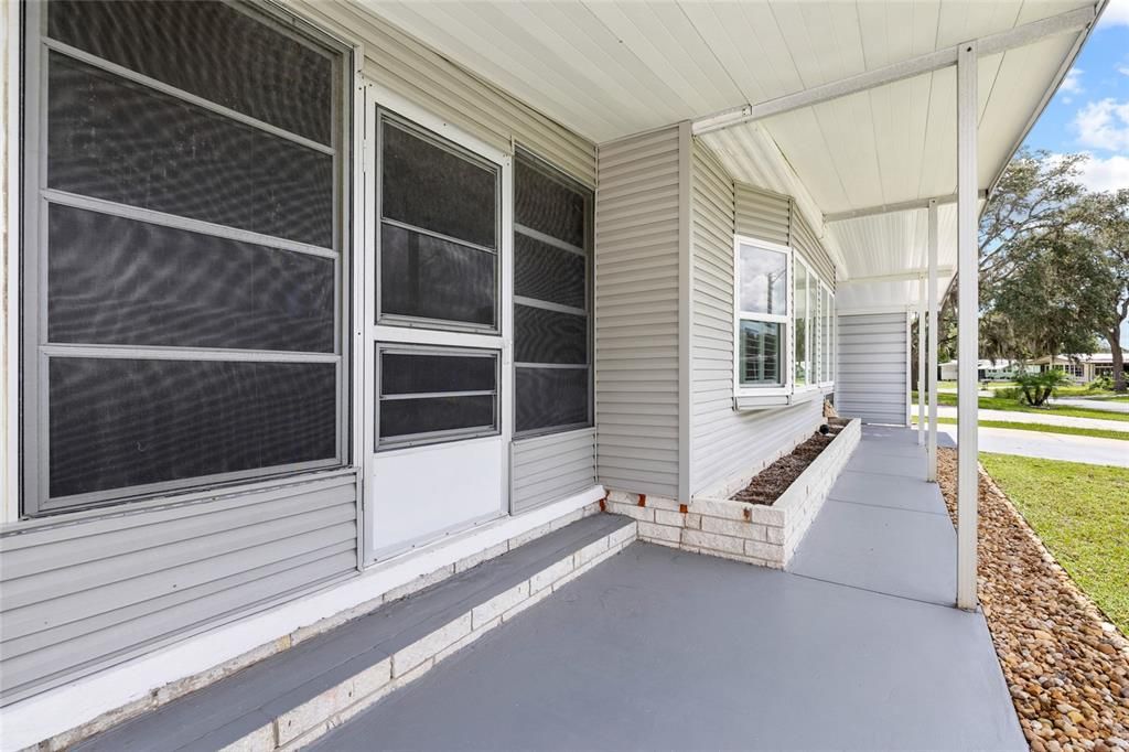For Sale: $156,600 (2 beds, 2 baths, 1104 Square Feet)