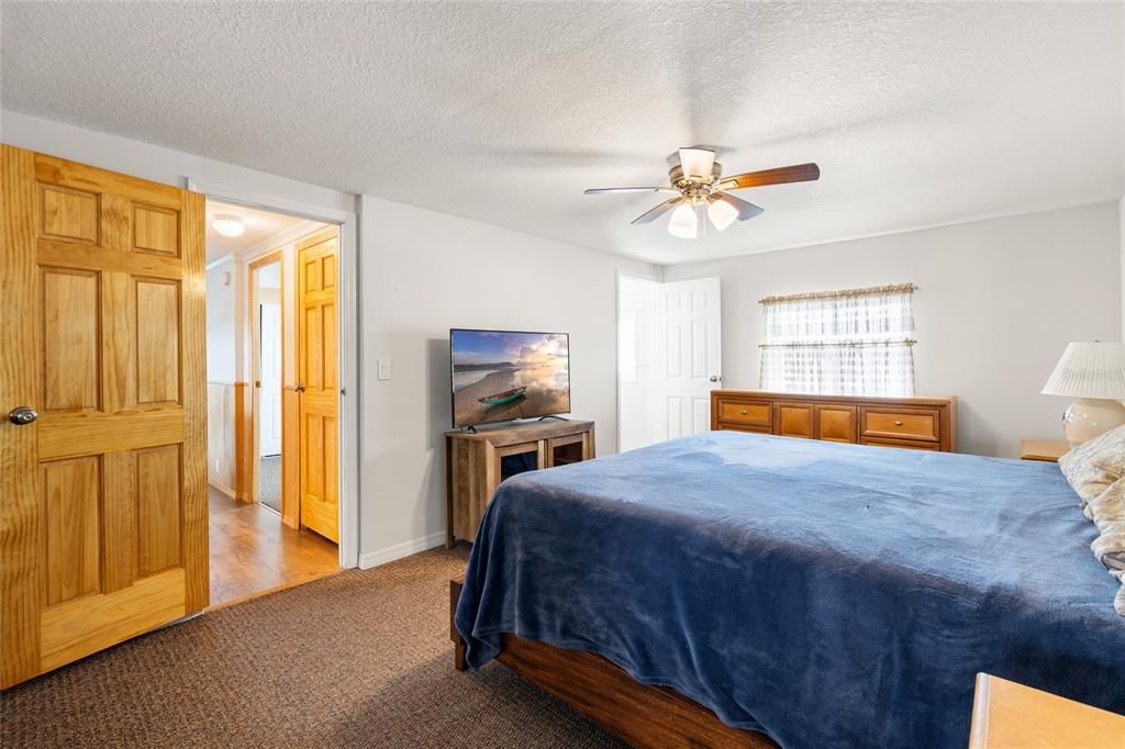 For Sale: $156,600 (2 beds, 2 baths, 1104 Square Feet)