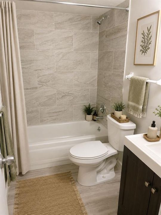 For Rent: $1,300 (2 beds, 2 baths, 800 Square Feet)