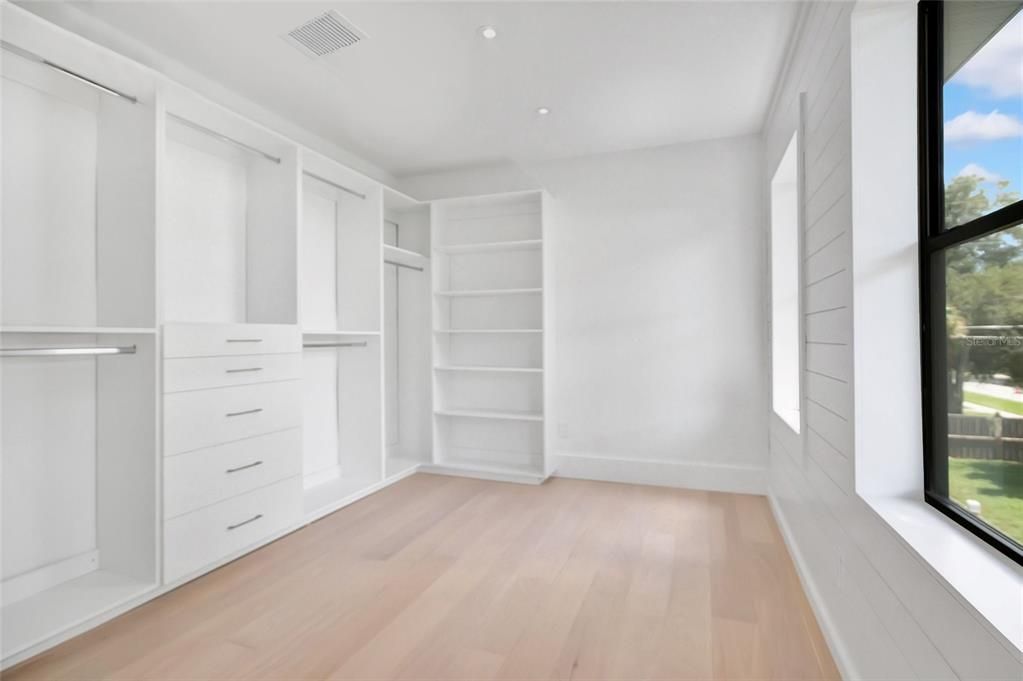 На продажу: $649,500 (4 спален, 2 ванн, 2112 Квадратных фут)