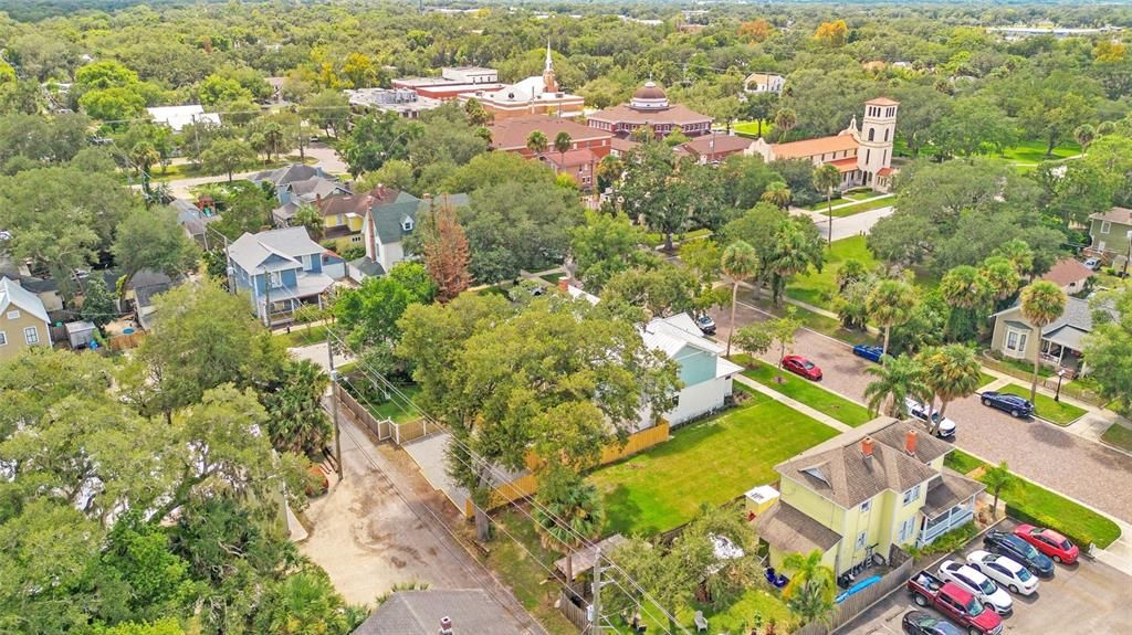 На продажу: $649,500 (4 спален, 2 ванн, 2112 Квадратных фут)