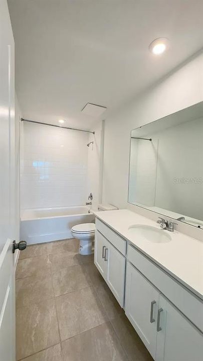 В аренду: $3,600 (5 спален, 3 ванн, 2582 Квадратных фут)