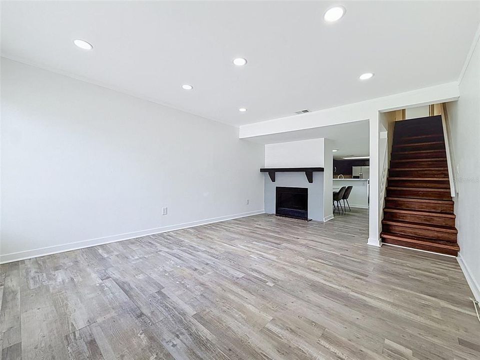 На продажу: $235,000 (3 спален, 2 ванн, 1296 Квадратных фут)