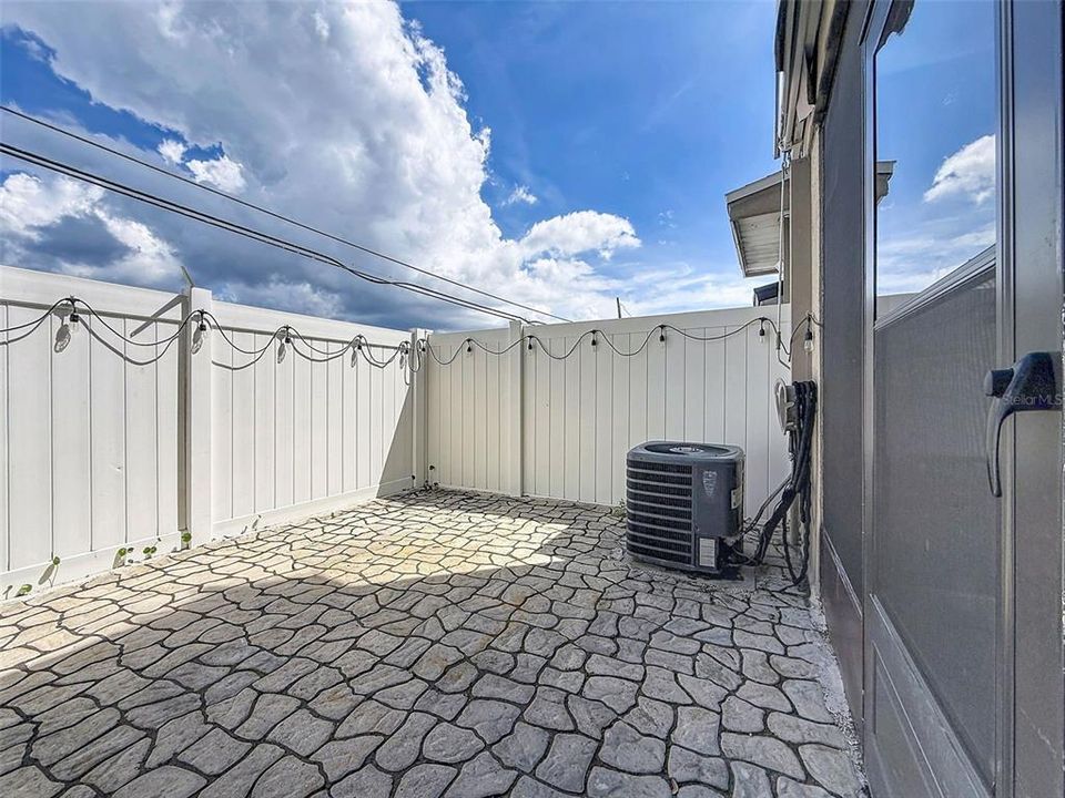 На продажу: $235,000 (3 спален, 2 ванн, 1296 Квадратных фут)