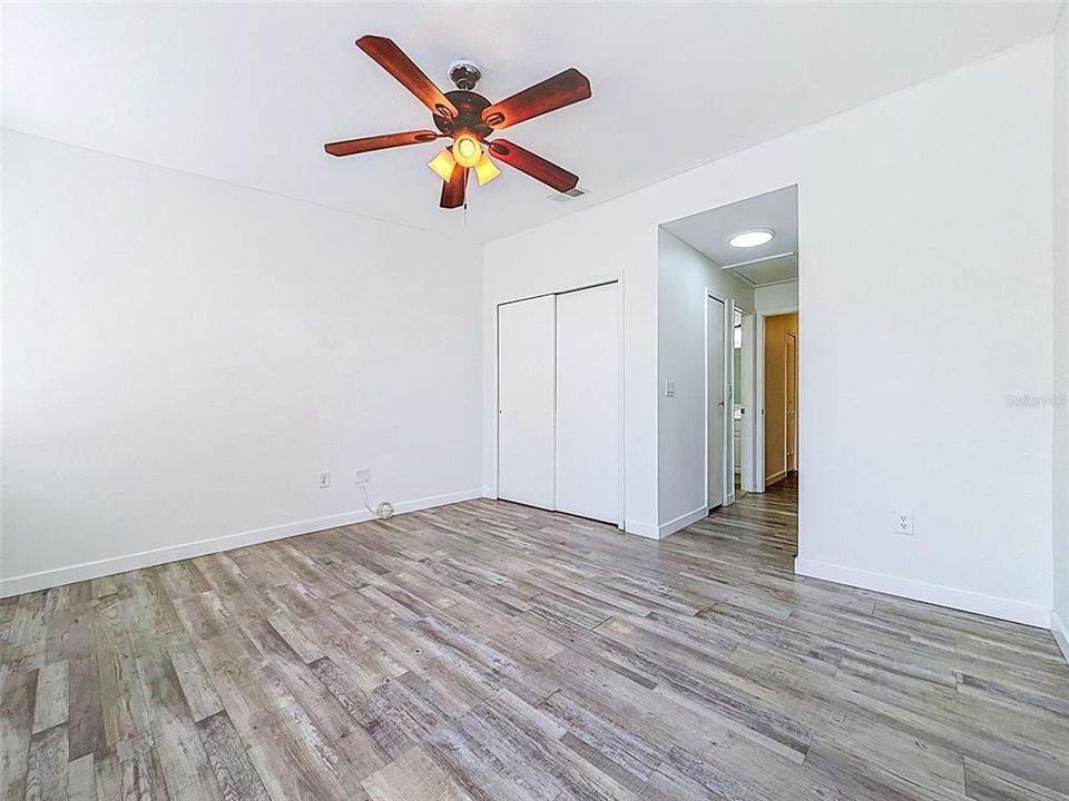 На продажу: $235,000 (3 спален, 2 ванн, 1296 Квадратных фут)