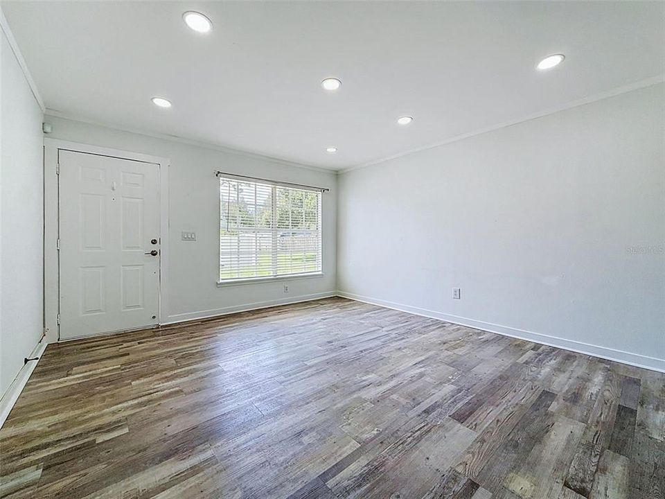 На продажу: $235,000 (3 спален, 2 ванн, 1296 Квадратных фут)