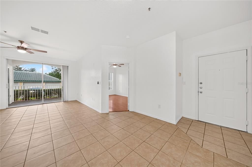 En Venta: $187,500 (2 camas, 2 baños, 1048 Pies cuadrados)