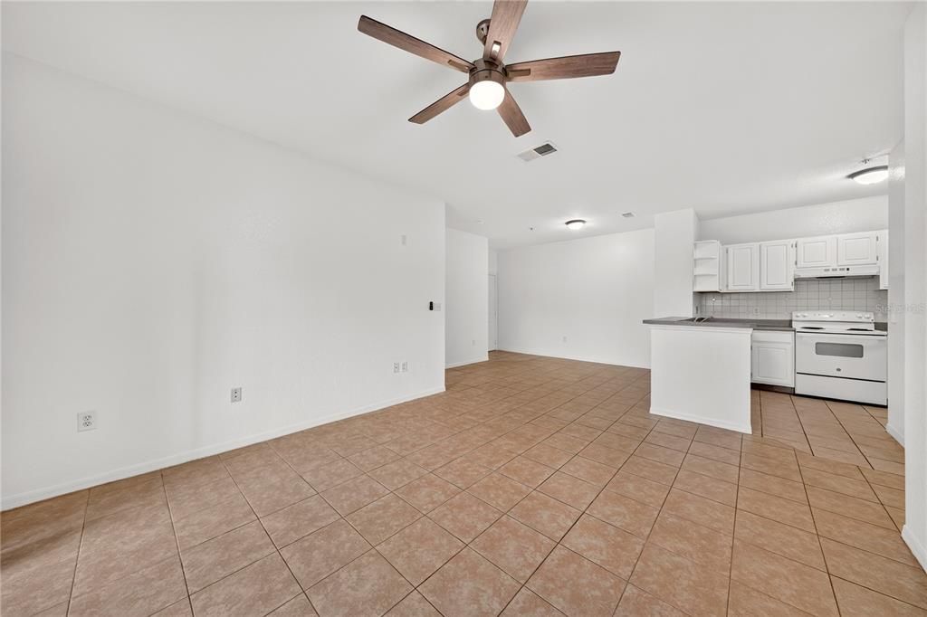 En Venta: $187,500 (2 camas, 2 baños, 1048 Pies cuadrados)