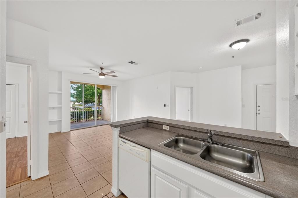 En Venta: $187,500 (2 camas, 2 baños, 1048 Pies cuadrados)