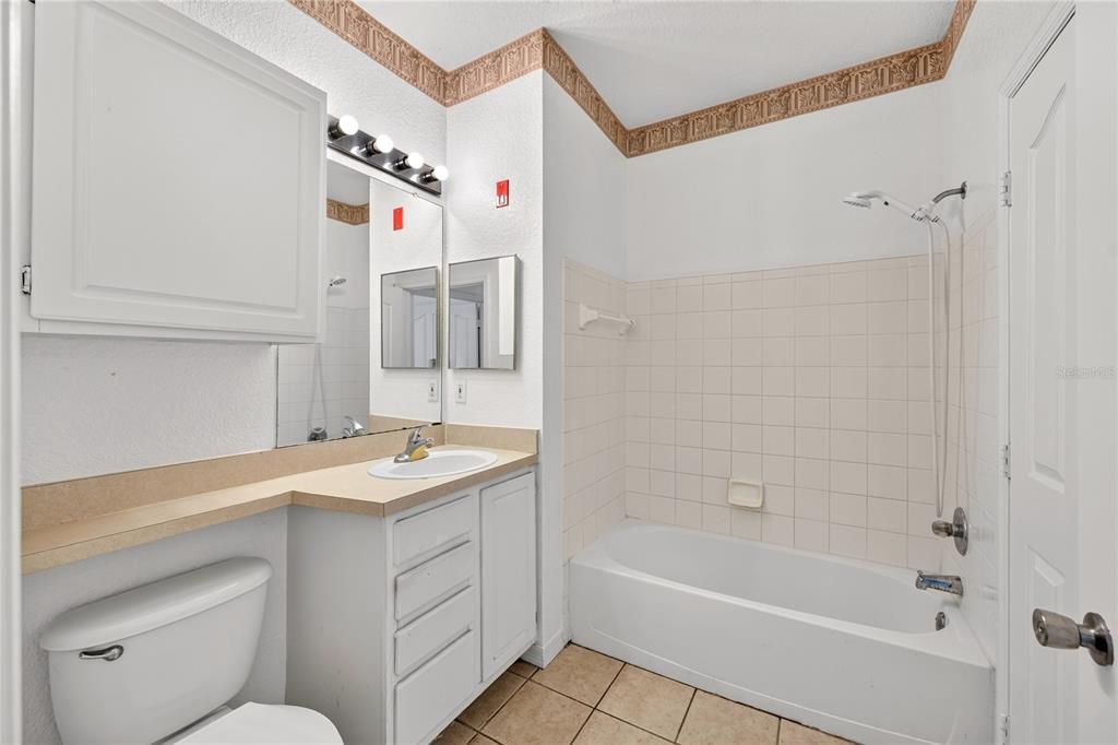 En Venta: $187,500 (2 camas, 2 baños, 1048 Pies cuadrados)