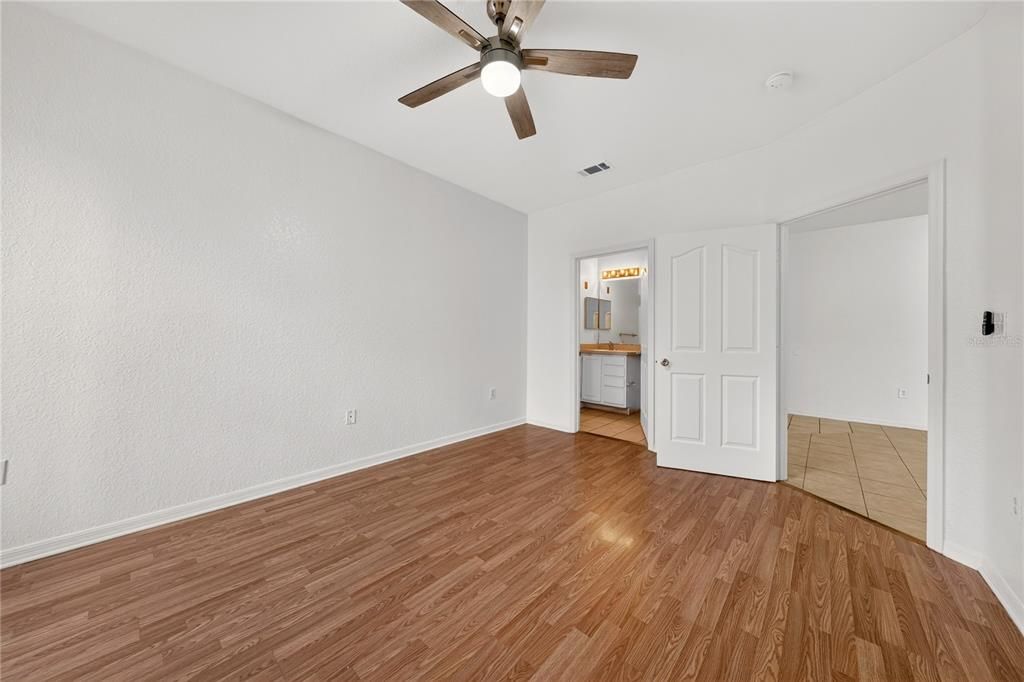 En Venta: $187,500 (2 camas, 2 baños, 1048 Pies cuadrados)