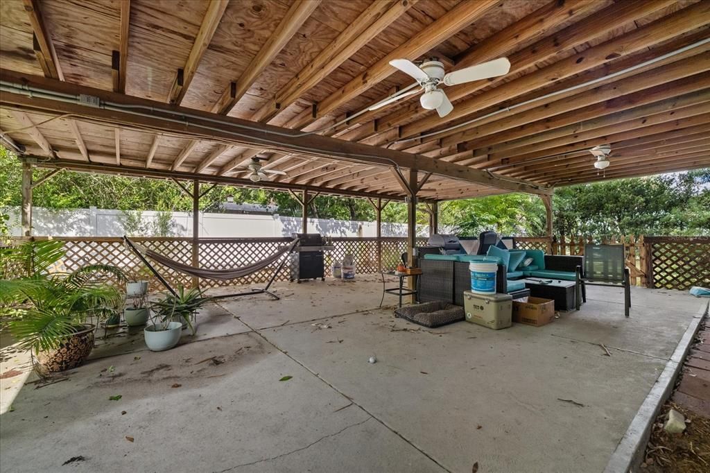 For Sale: $450,000 (5 beds, 0 baths, 1528 Square Feet)
