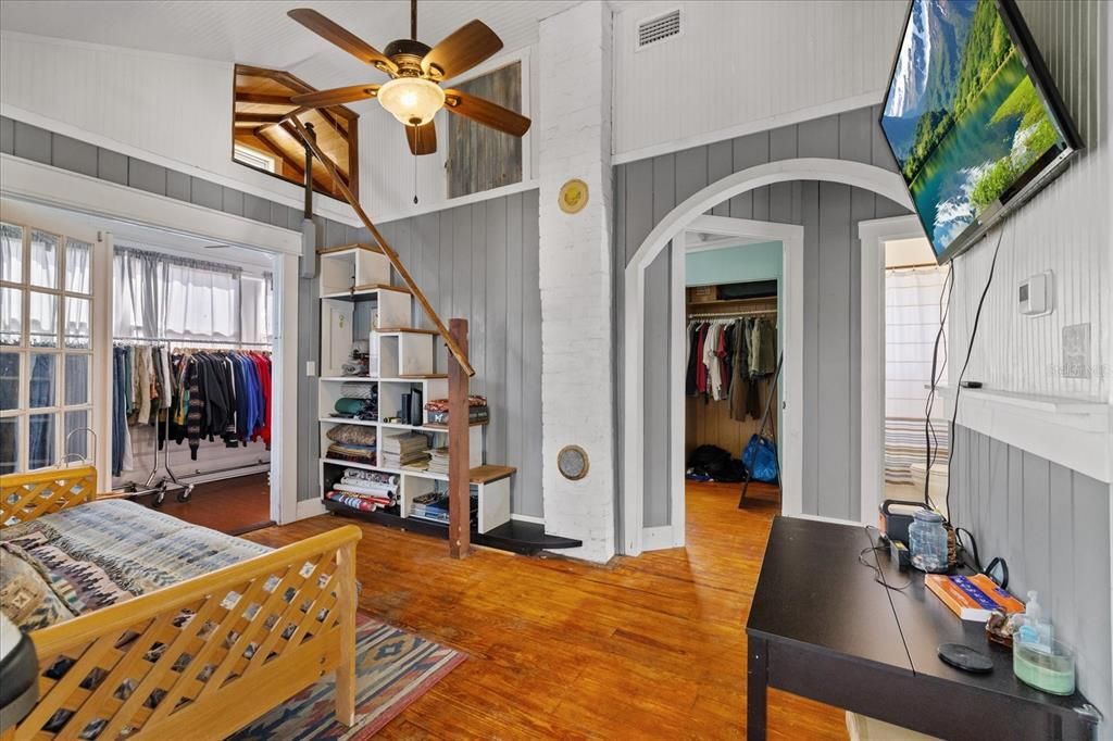 For Sale: $450,000 (5 beds, 0 baths, 1528 Square Feet)