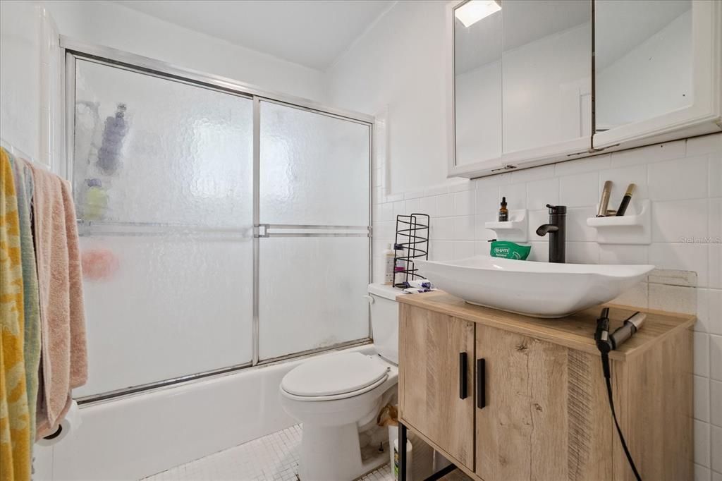 For Sale: $450,000 (5 beds, 0 baths, 1528 Square Feet)