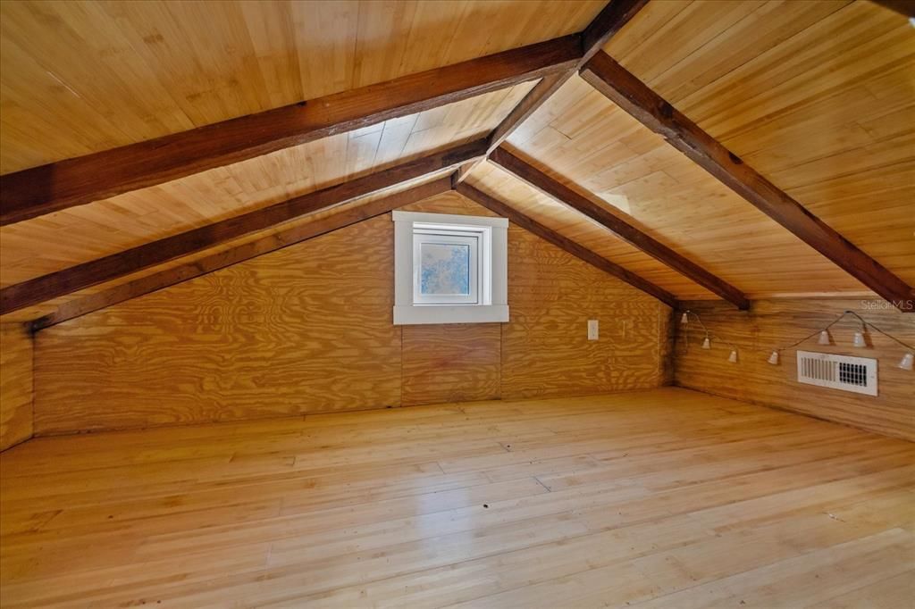 For Sale: $450,000 (5 beds, 0 baths, 1528 Square Feet)