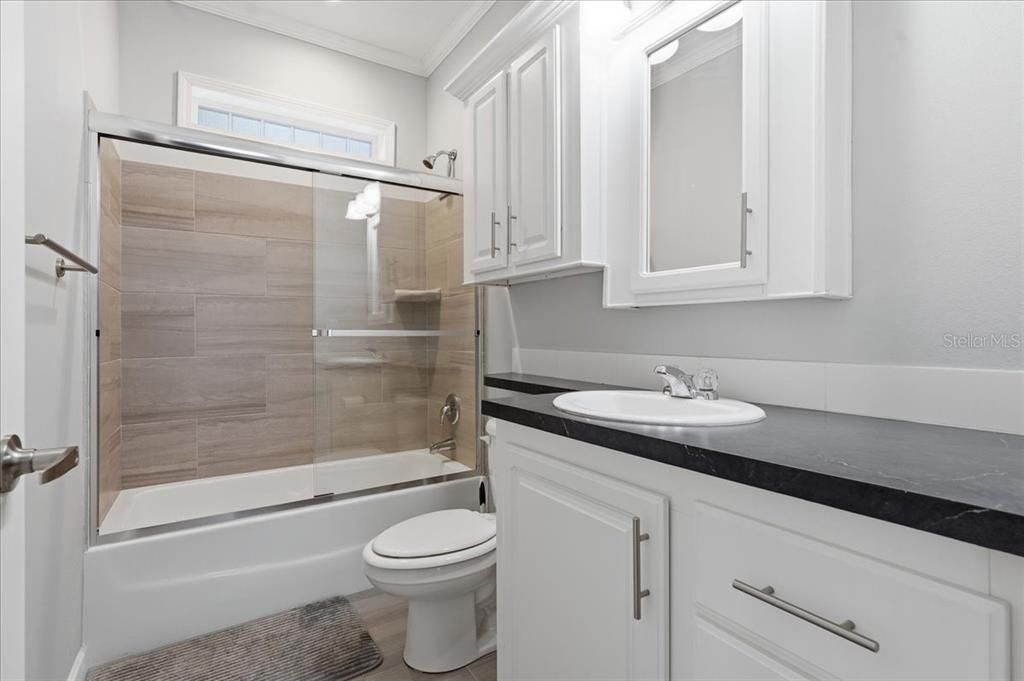 На продажу: $344,900 (2 спален, 2 ванн, 1620 Квадратных фут)