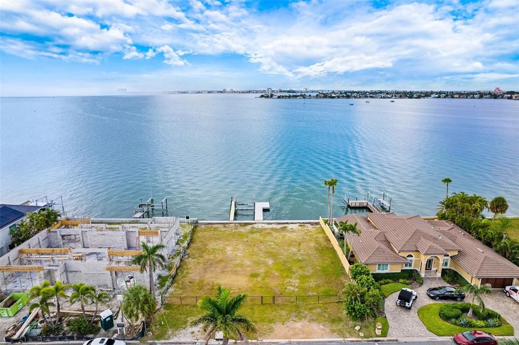 待售: $1,850,000 (0.23 acres)