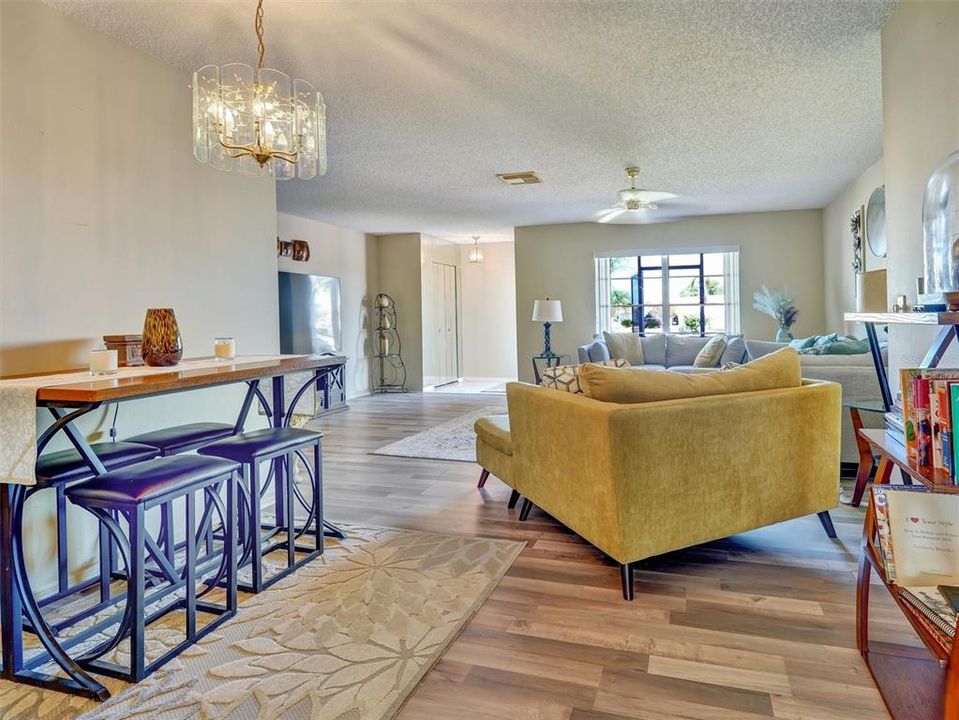 For Sale: $265,000 (2 beds, 2 baths, 1516 Square Feet)