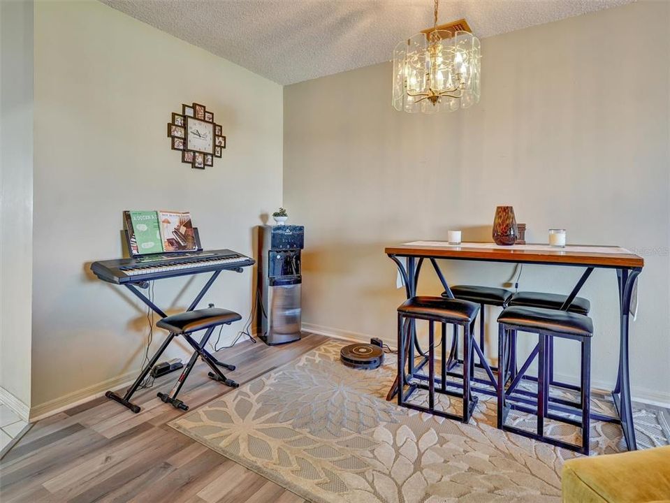 For Sale: $265,000 (2 beds, 2 baths, 1516 Square Feet)