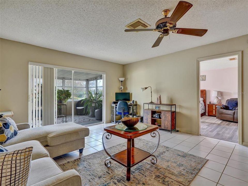 For Sale: $265,000 (2 beds, 2 baths, 1516 Square Feet)