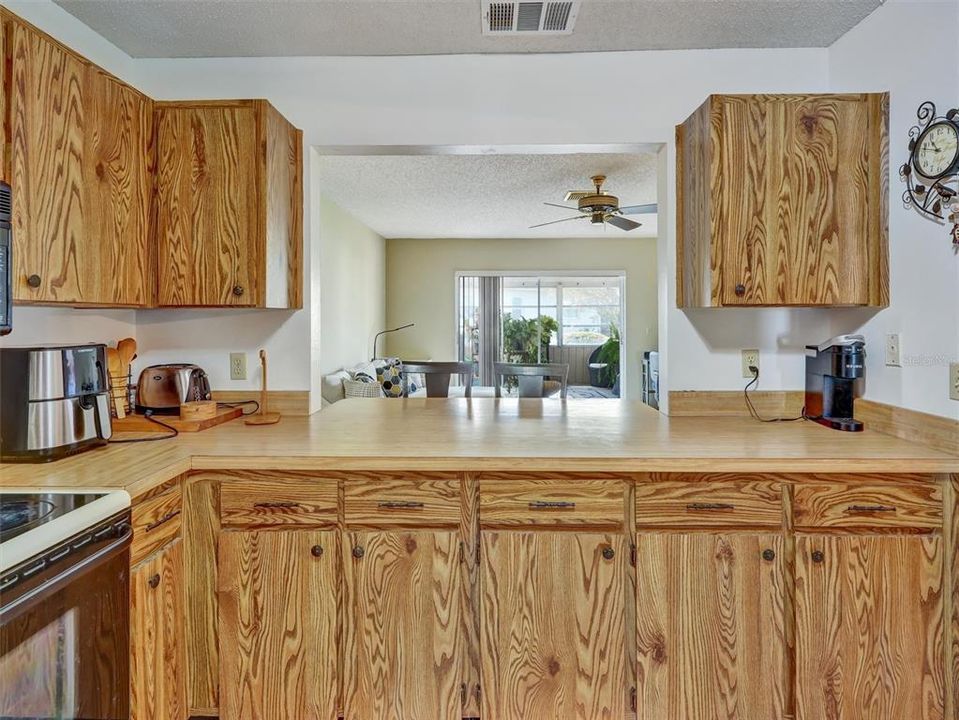 For Sale: $265,000 (2 beds, 2 baths, 1516 Square Feet)