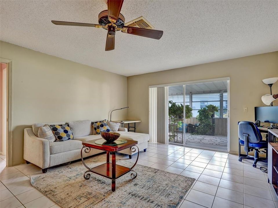 For Sale: $265,000 (2 beds, 2 baths, 1516 Square Feet)