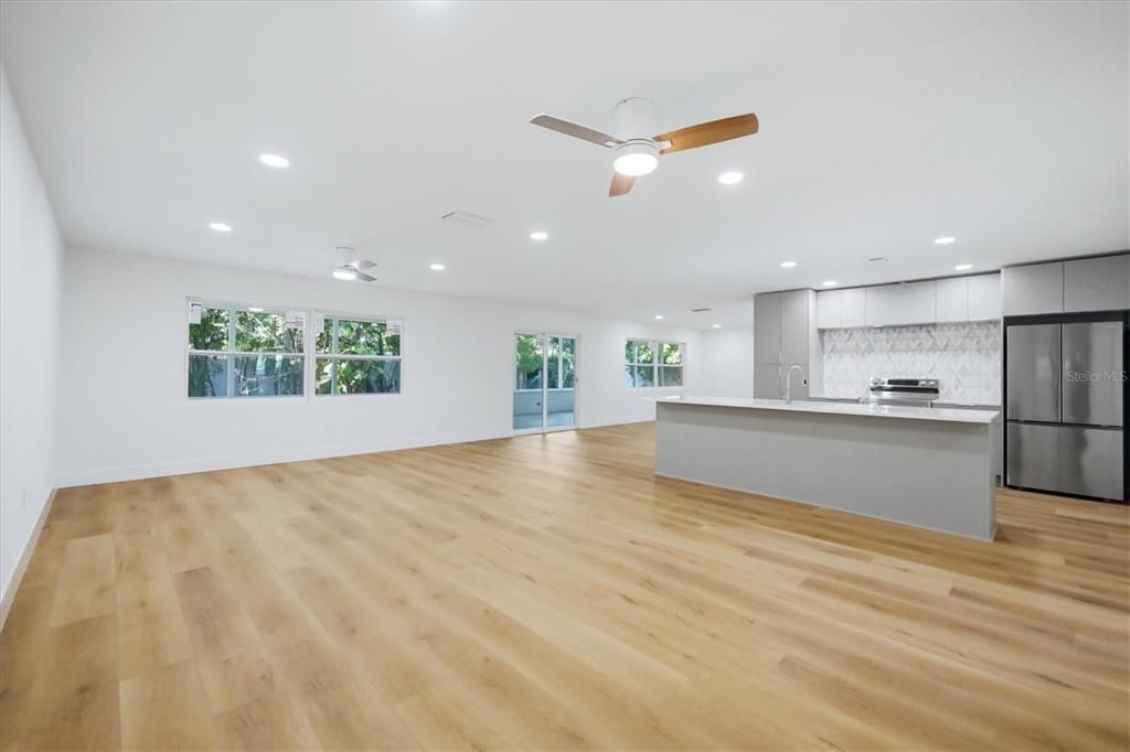 En Venta: $515,000 (4 camas, 2 baños, 2020 Pies cuadrados)