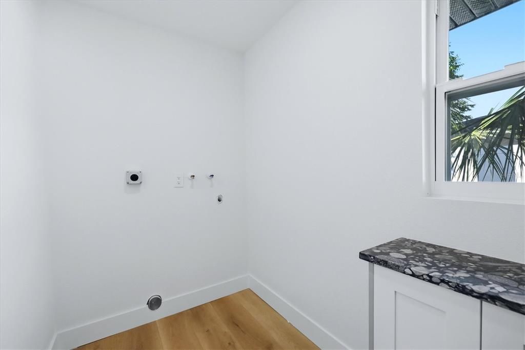 En Venta: $515,000 (4 camas, 2 baños, 2020 Pies cuadrados)