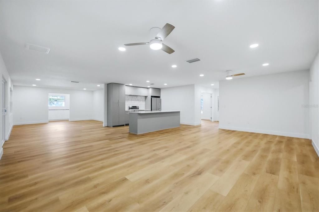 En Venta: $515,000 (4 camas, 2 baños, 2020 Pies cuadrados)