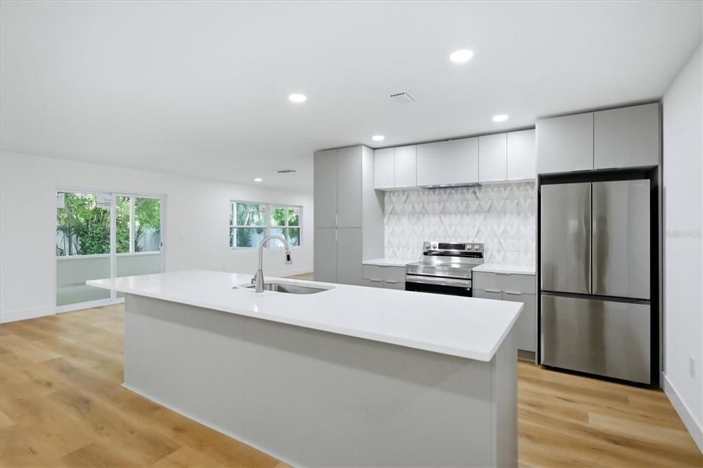 En Venta: $515,000 (4 camas, 2 baños, 2020 Pies cuadrados)