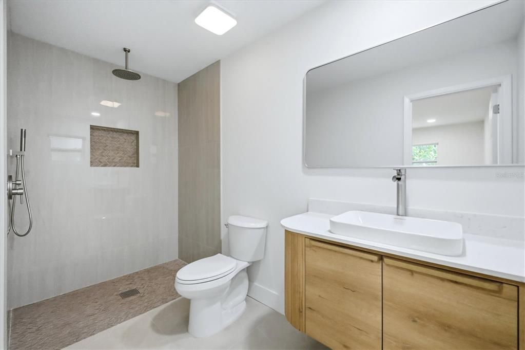 En Venta: $515,000 (4 camas, 2 baños, 2020 Pies cuadrados)