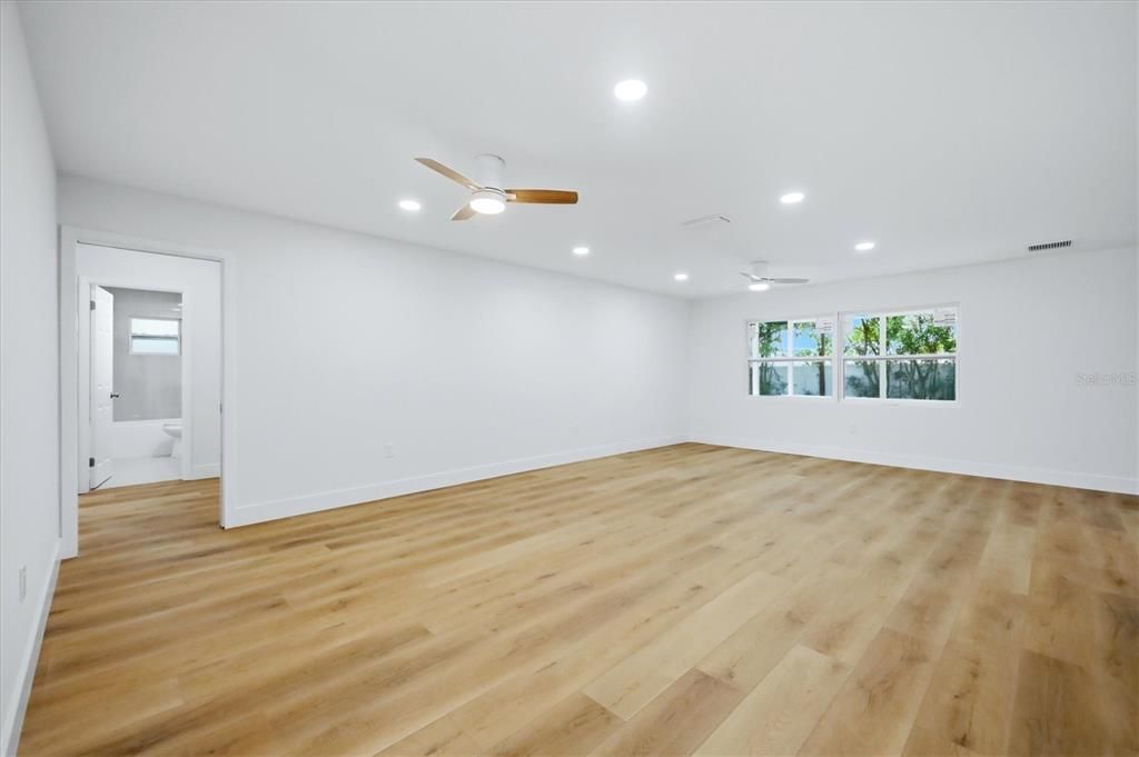 En Venta: $515,000 (4 camas, 2 baños, 2020 Pies cuadrados)