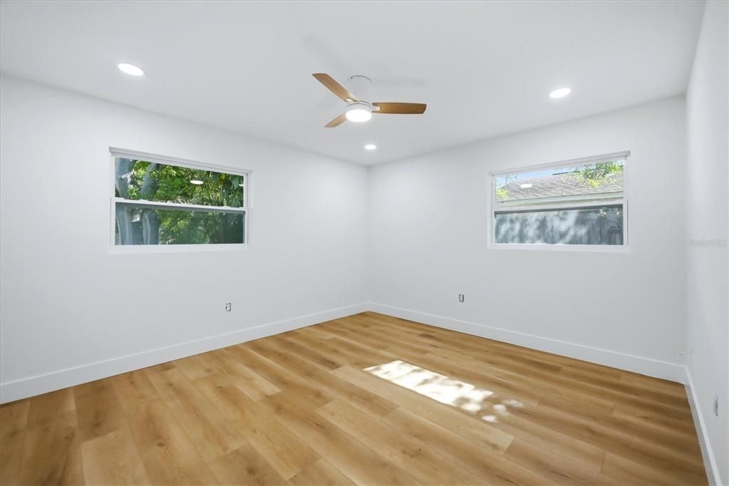 En Venta: $515,000 (4 camas, 2 baños, 2020 Pies cuadrados)