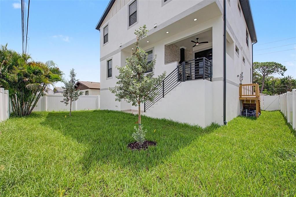 For Sale: $1,249,000 (5 beds, 4 baths, 2905 Square Feet)